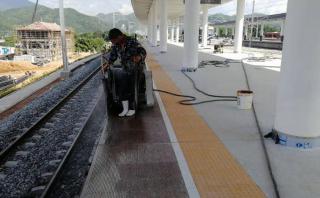 高铁站站台切割2